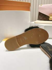 Picture of Louis Vuitton Slippers _SKULVsz35-43mnf0409569